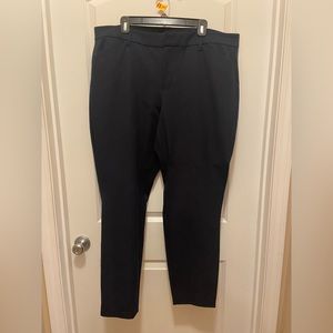 *Never worn* Old navy high rise pixie never-fade